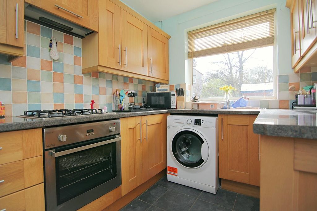 Property photo 2 of 17 Kitchen