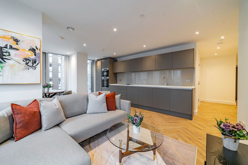 Property photo 1 of 26