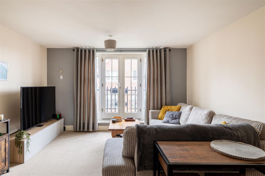 Property photo 3 of 12 88 Middle Village-9.Jpg