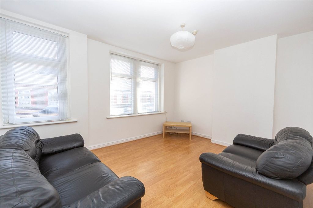 Property photo 2 of 11 Picture No. 02