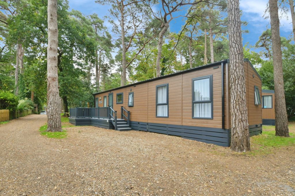 Property photo 1 of 27