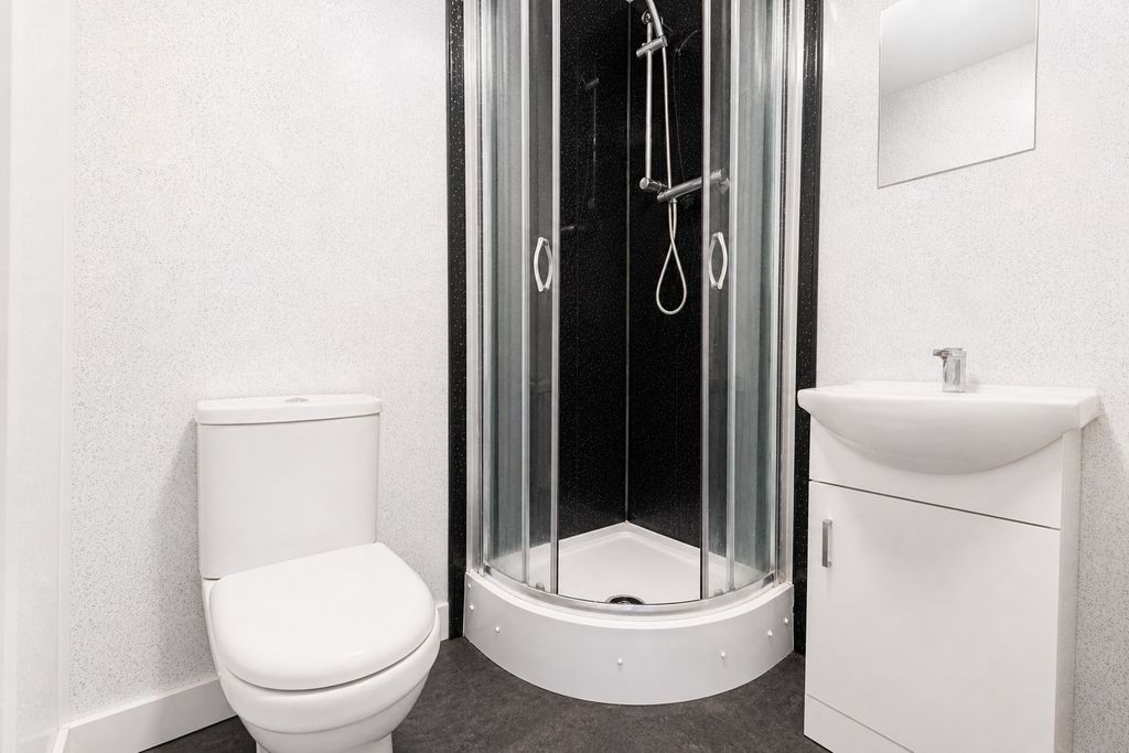 Property photo 1 of 30