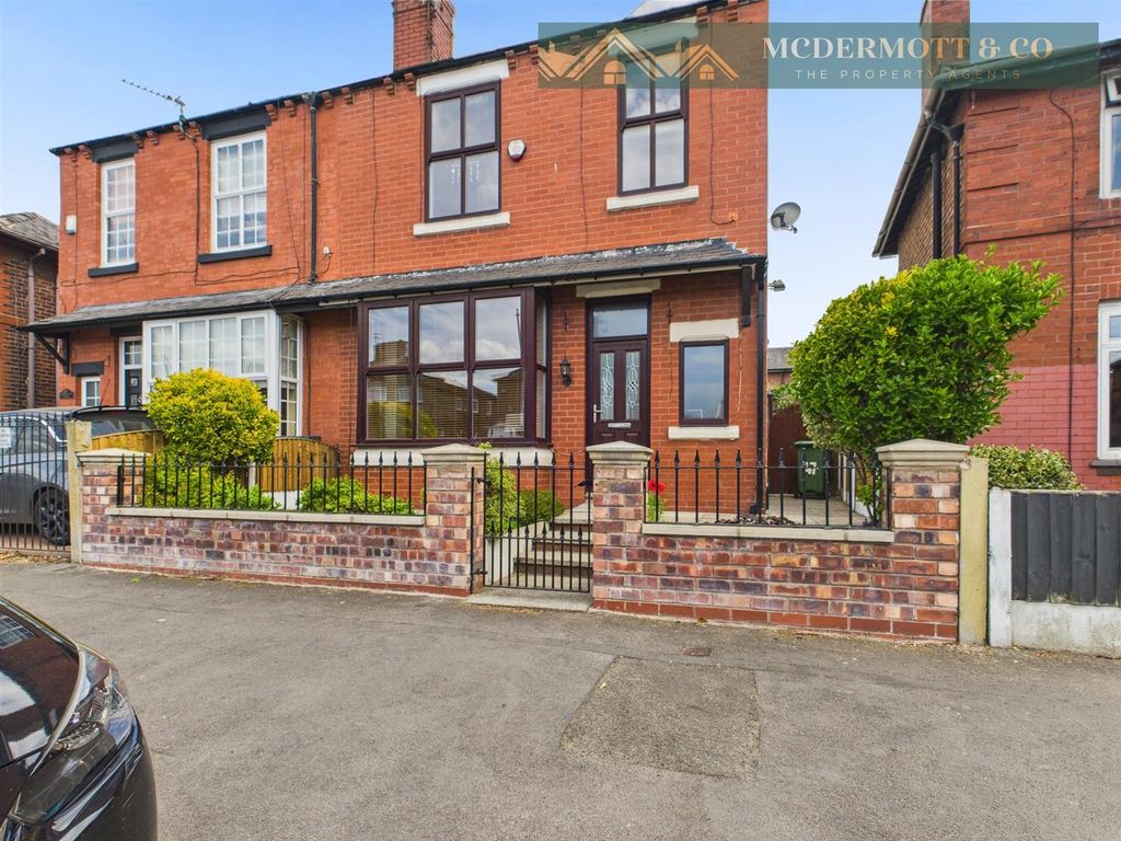 Property photo 1 of 34 Cam03850G0-Pr0140-Still034.Jpg