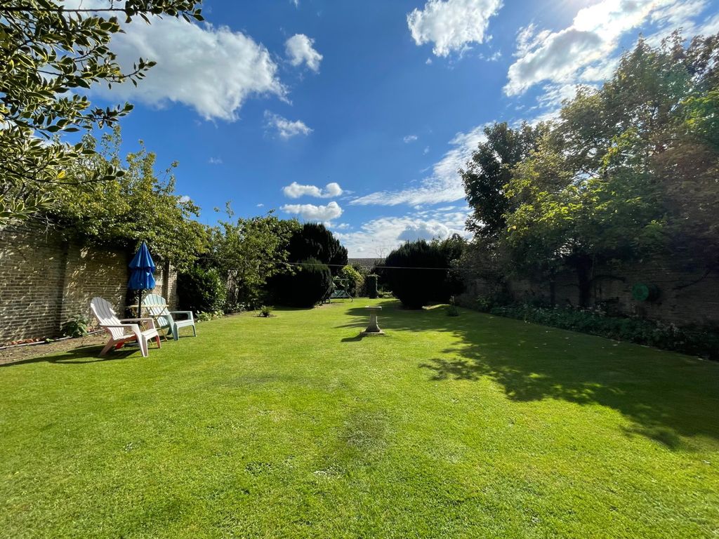 Property photo 2 of 26