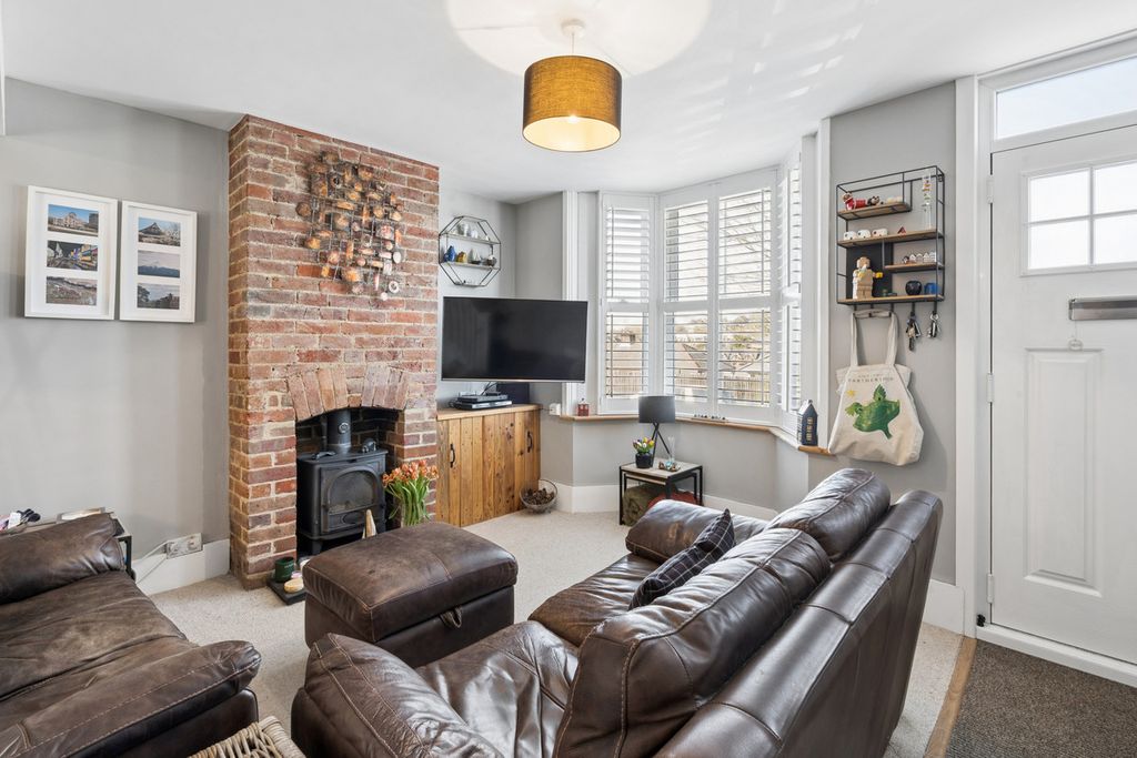 Property photo 2 of 17