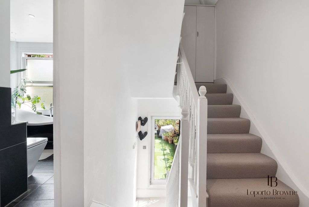 Property photo 3 of 23