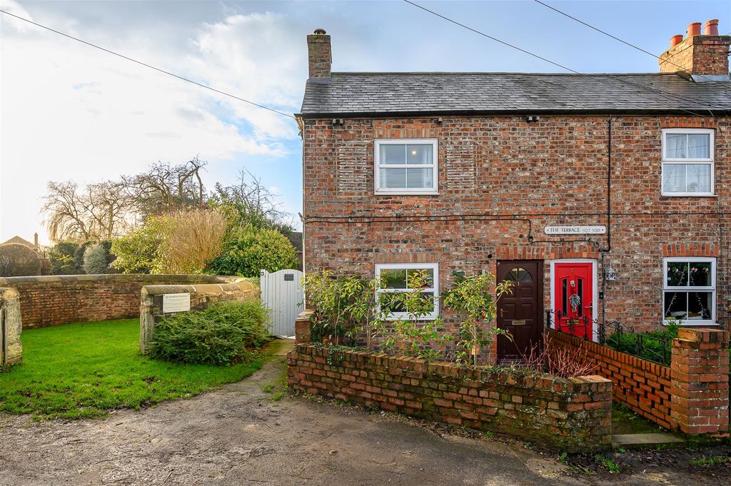 Property photo 1 of 15 External