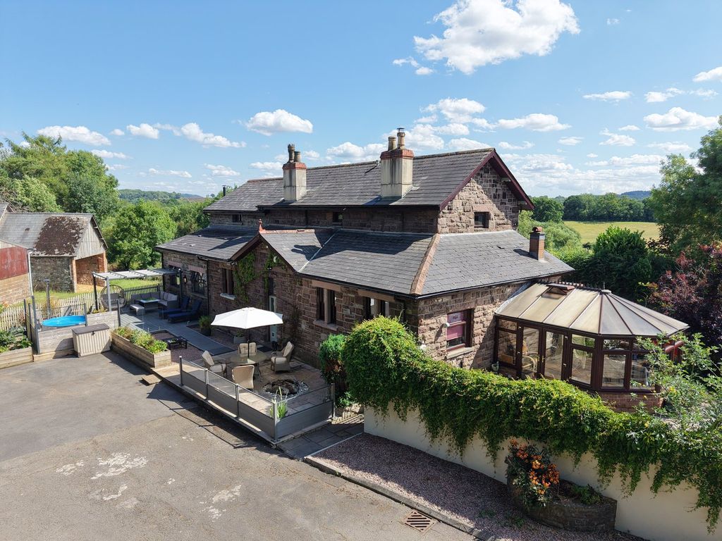 Property photo 1 of 42