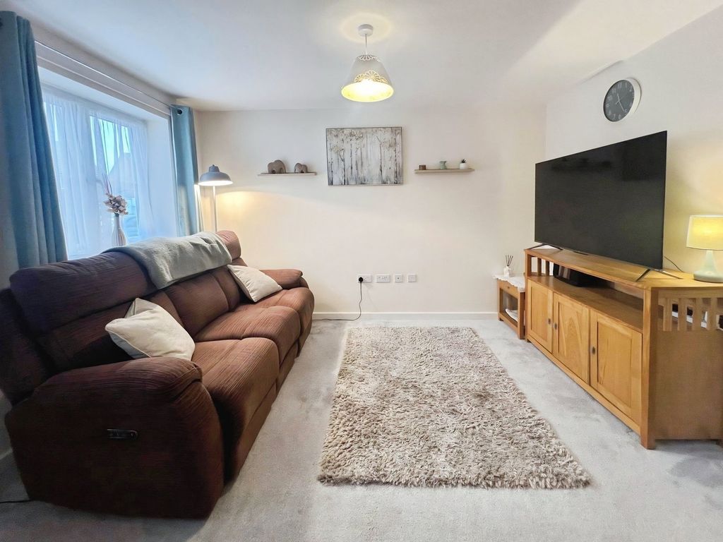 Property photo 3 of 23