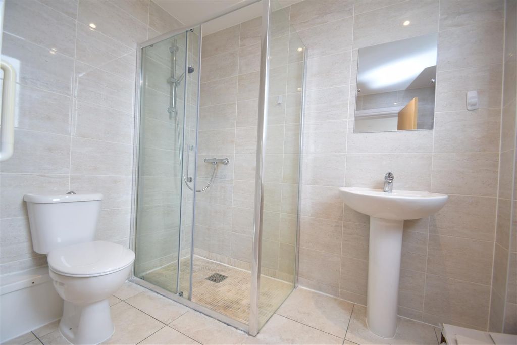 Property photo 3 of 5 Bathroom