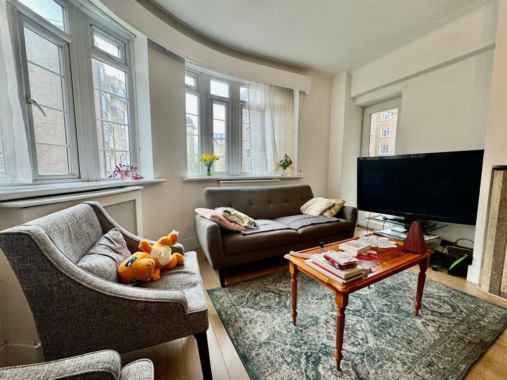 Property photo 2 of 19 0781059A-51ce-42d4-B25d-8376B000d81c-1.Jpg