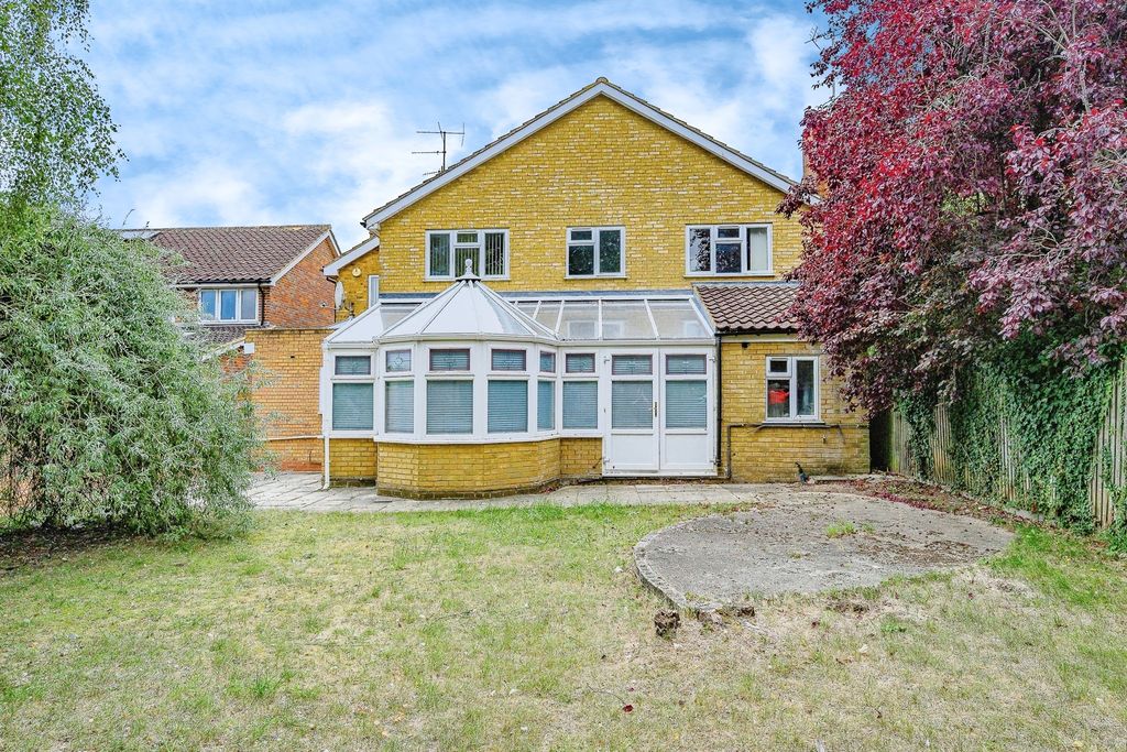 Additional image 15 of 6 bed detached house for saleRingwood Road, Luton LU2
