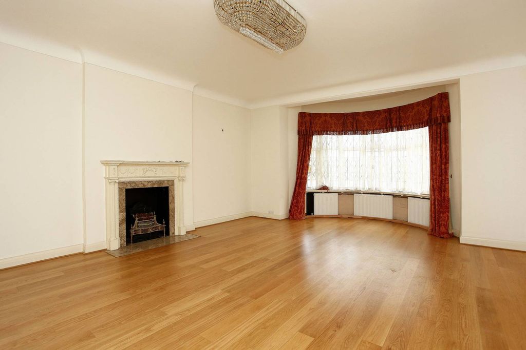 Property photo 1 of 21
