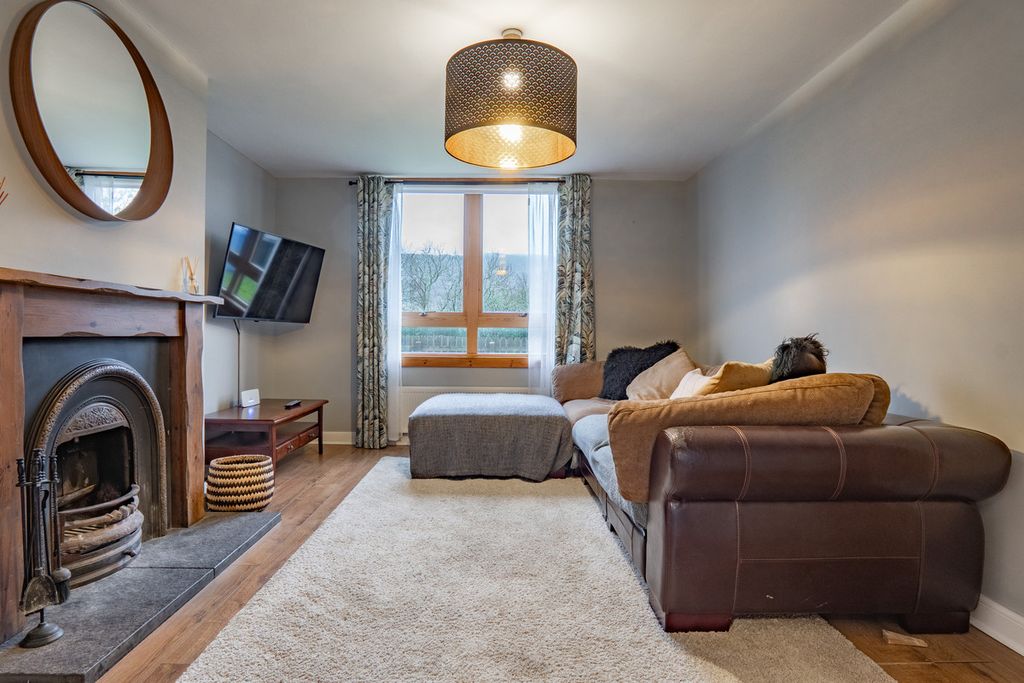 Property photo 2 of 29