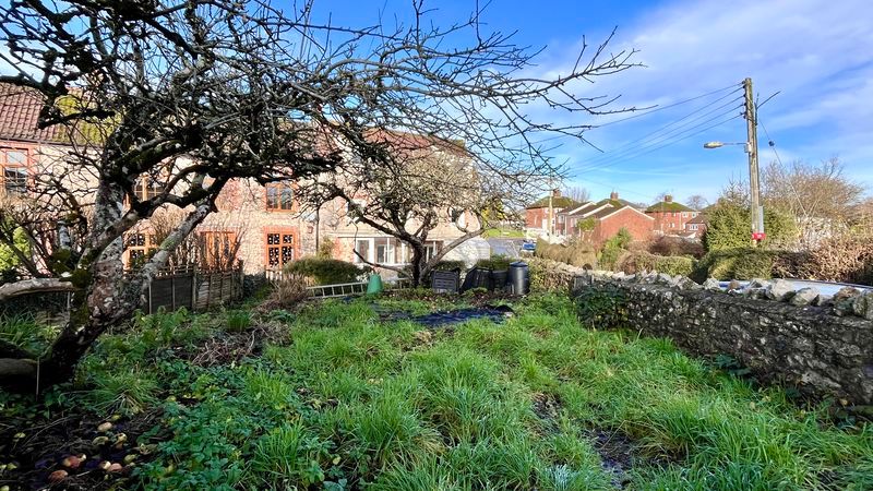 Property photo 2 of 22 Garden