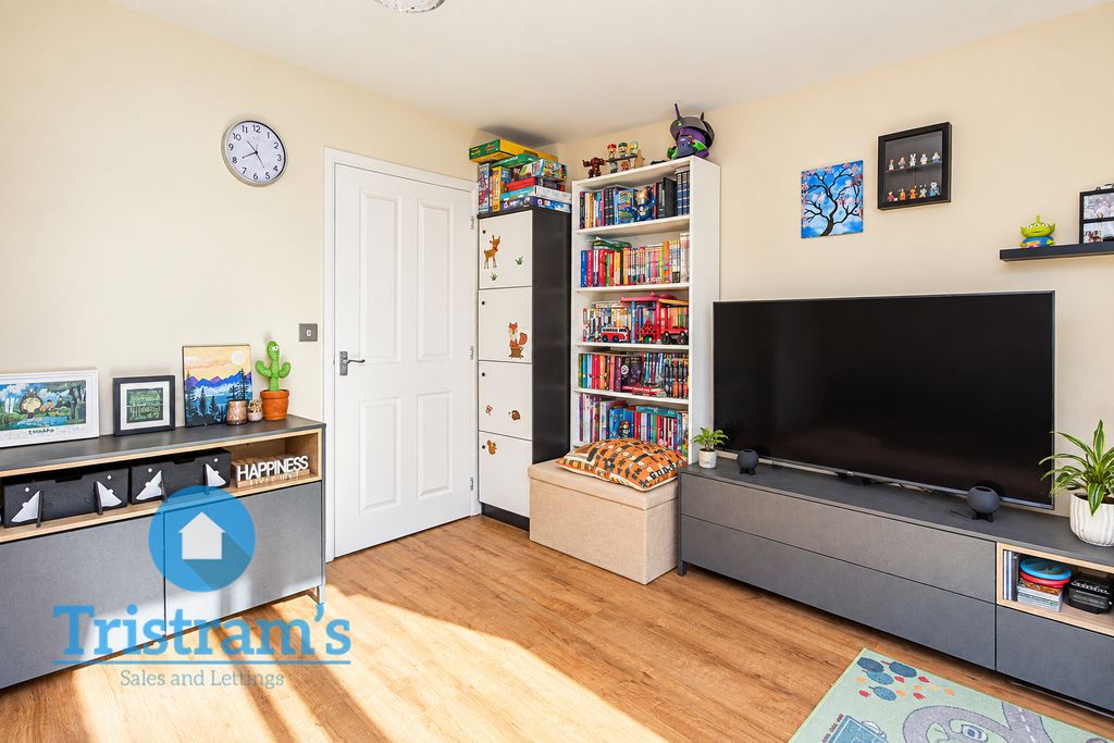 Property photo 3 of 18