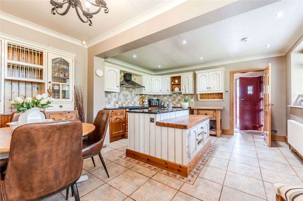 Property photo 3 of 27 Picture No. 30