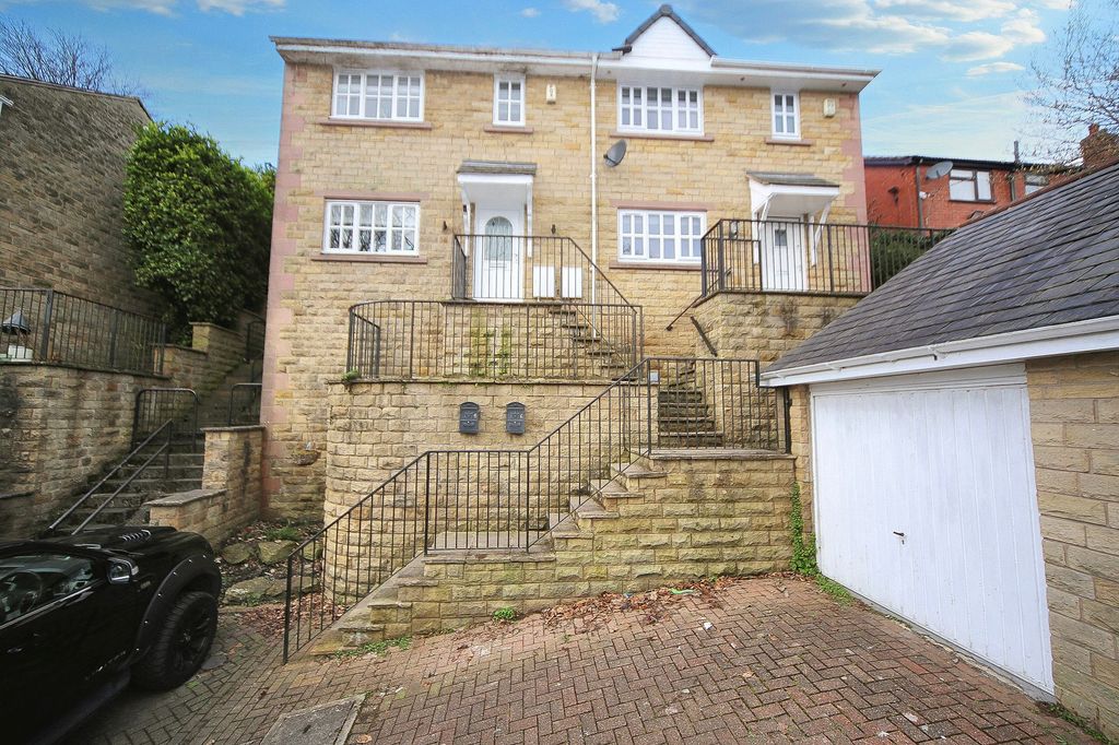 Property photo 1 of 23