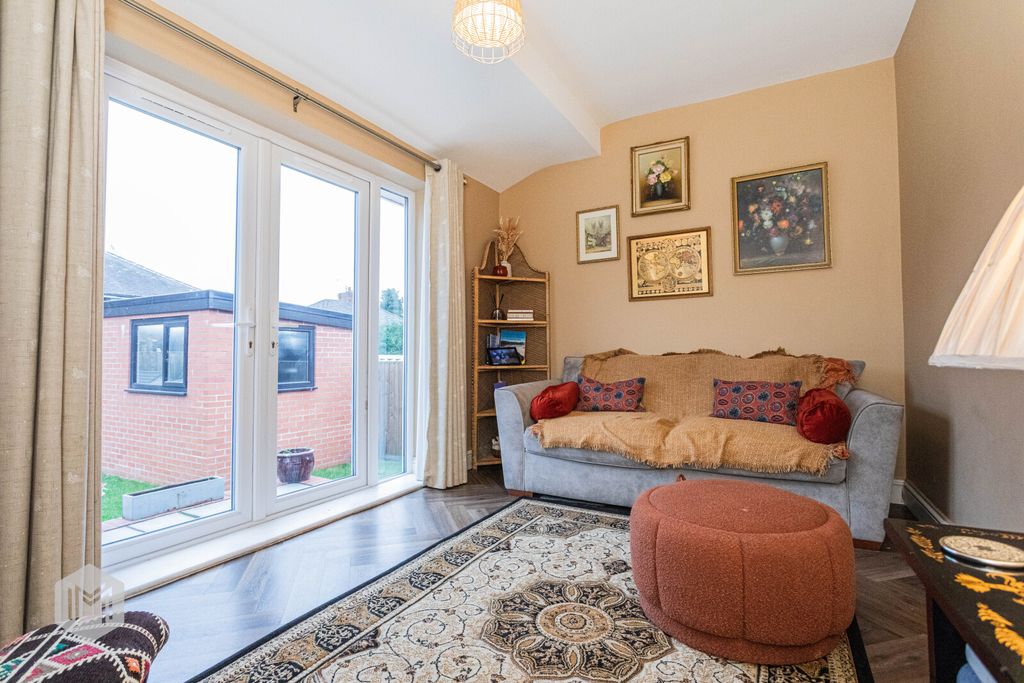 Property photo 3 of 26 Picture No. 57