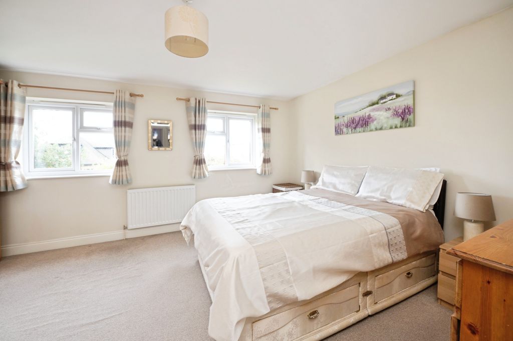 Additional image 14 of 3 bed detached house for saleSpinney Close, Rainham RM13