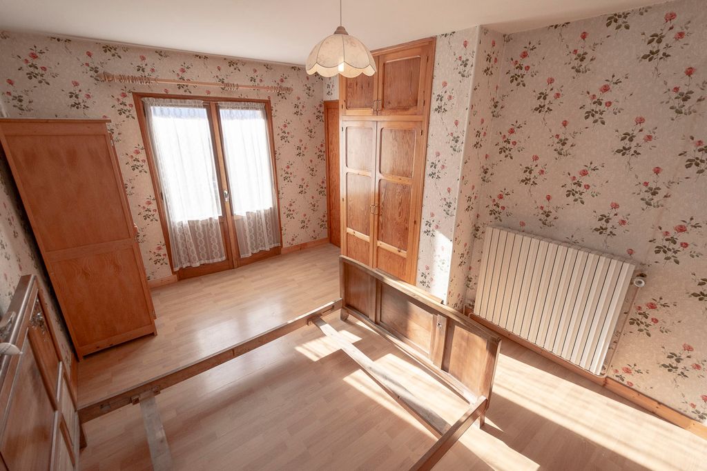 Property photo 3 of 5