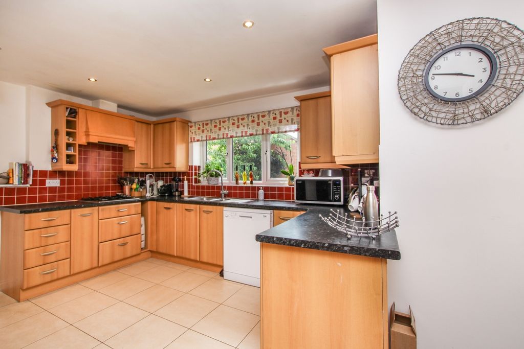 Property photo 3 of 20 Img_9331