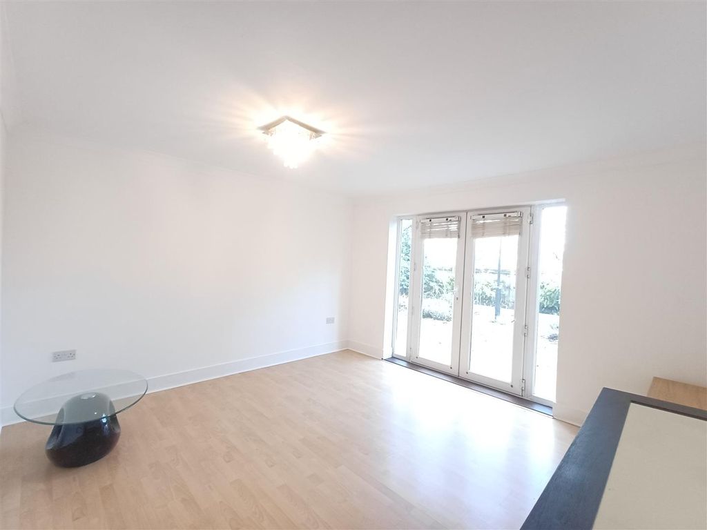 Property photo 2 of 10 Living2.Jpg