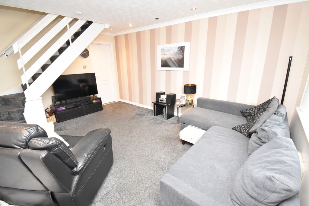 Property photo 3 of 9 Gallery