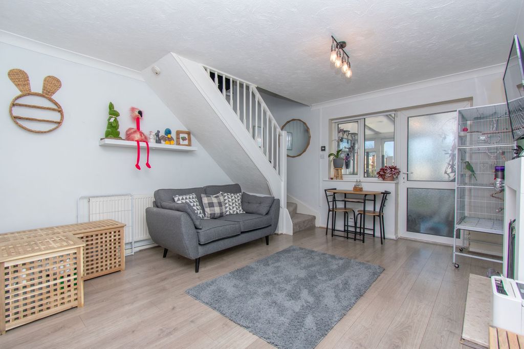 Property photo 2 of 11