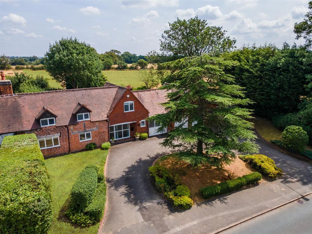 Property photo 1 of 22 2303 Stratford Road_1.Jpg