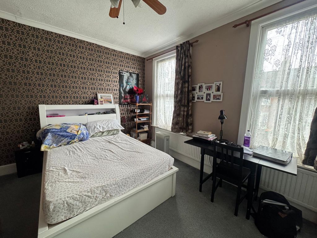 Property photo 2 of 6 Gallery