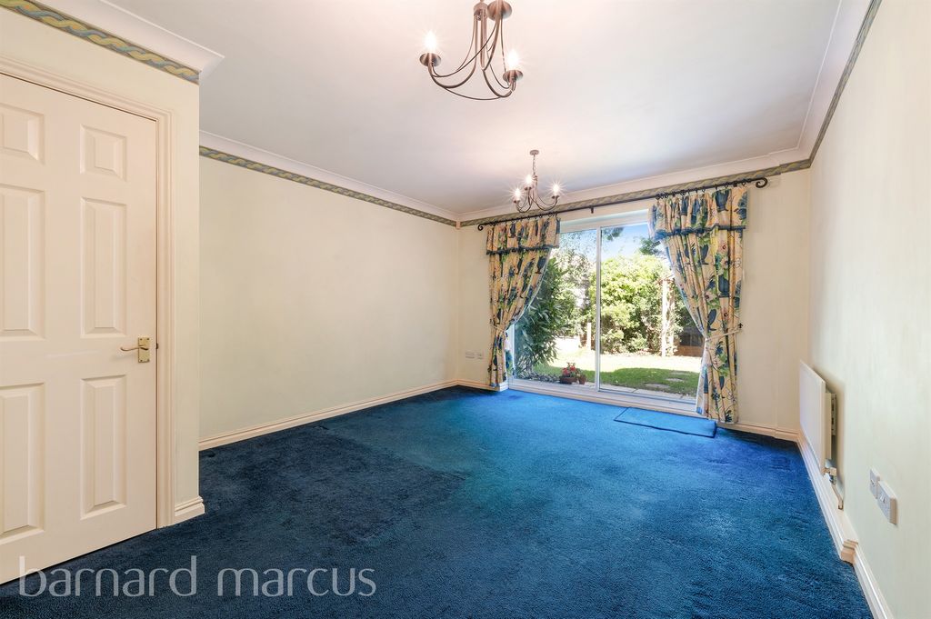 Property photo 3 of 11