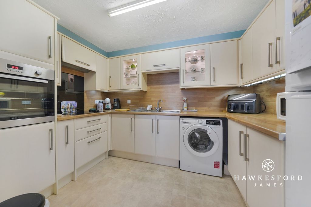 Property photo 3 of 14 Barkers Court, Sittingbourne - Kitchen