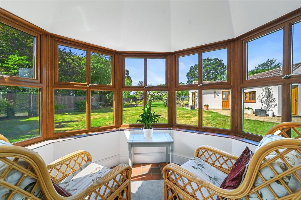 Property photo 3 of 33 Garden Room