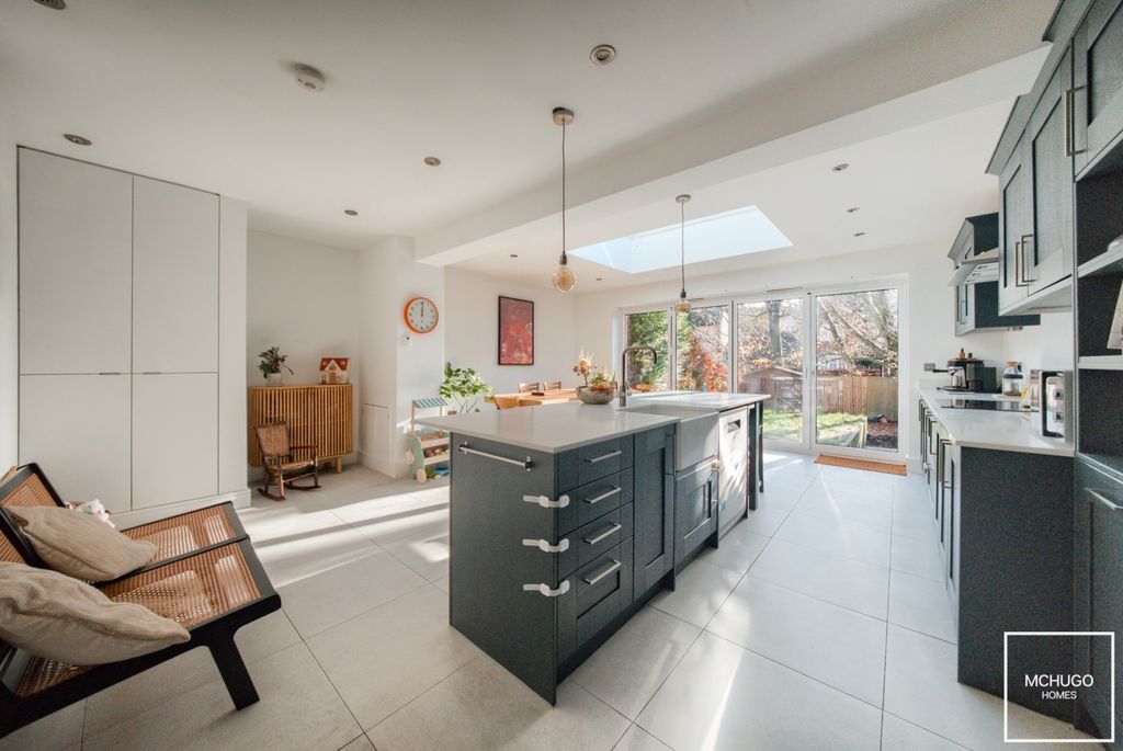 Property photo 2 of 17 Xt5A8578-Hdr(3)