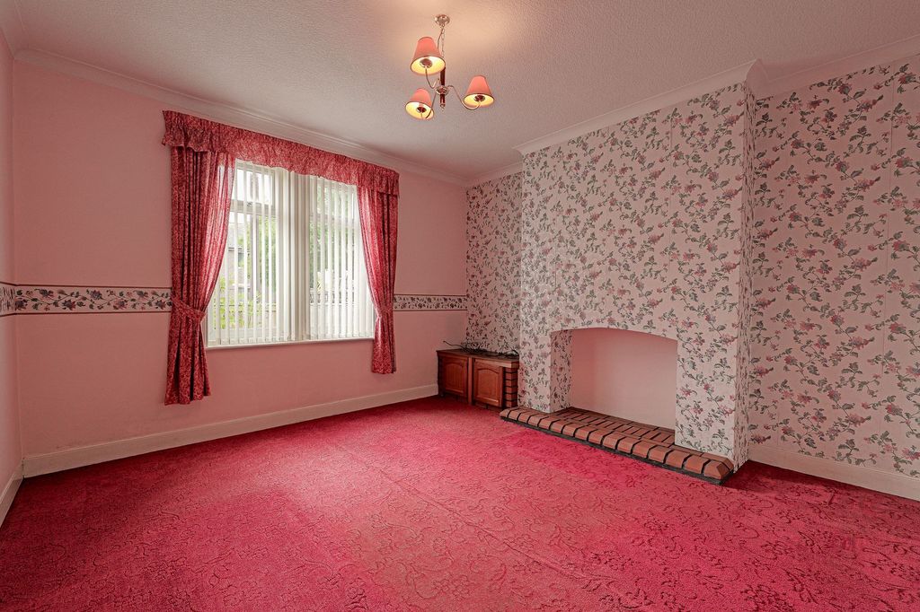 Property photo 2 of 13 Bedroom