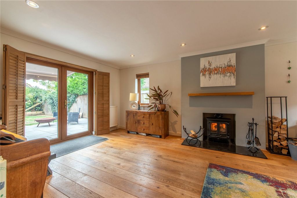 Property photo 2 of 17 Sitting Room