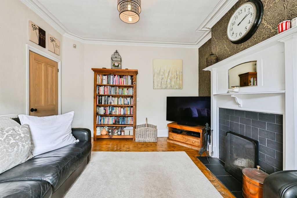 Property photo 3 of 28