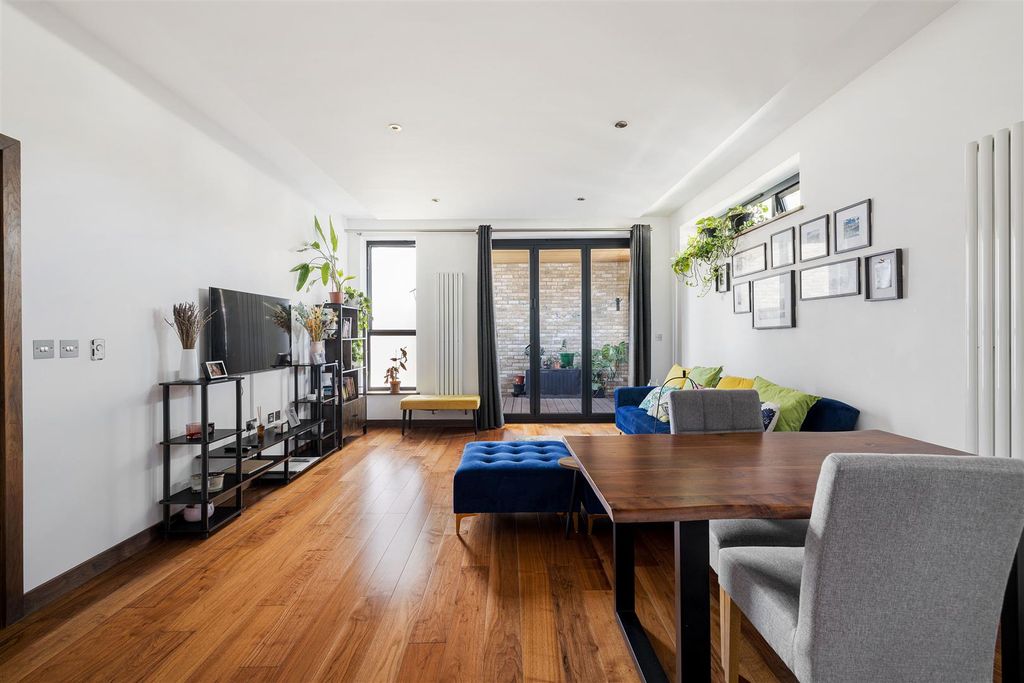 Property photo 1 of 21 0R7A0093.Jpg