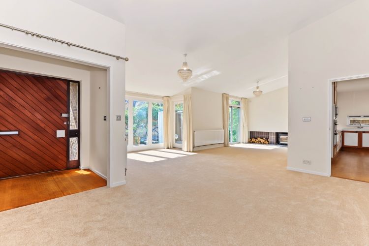 Property photo 1 of 11 338167