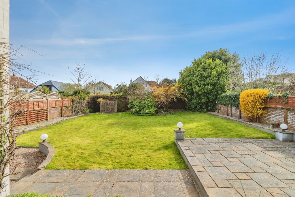 Property photo 2 of 34