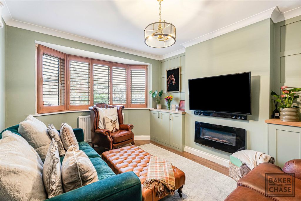 Property photo 3 of 21 Reception 1