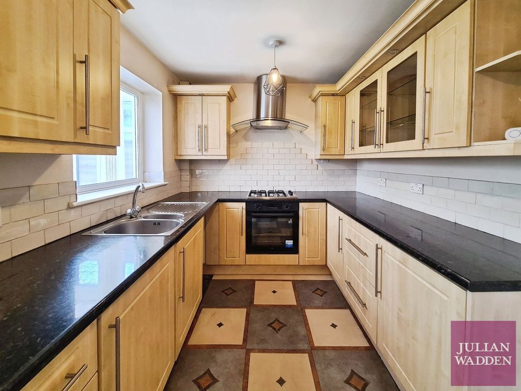 Property photo 2 of 15 Picture No. 39