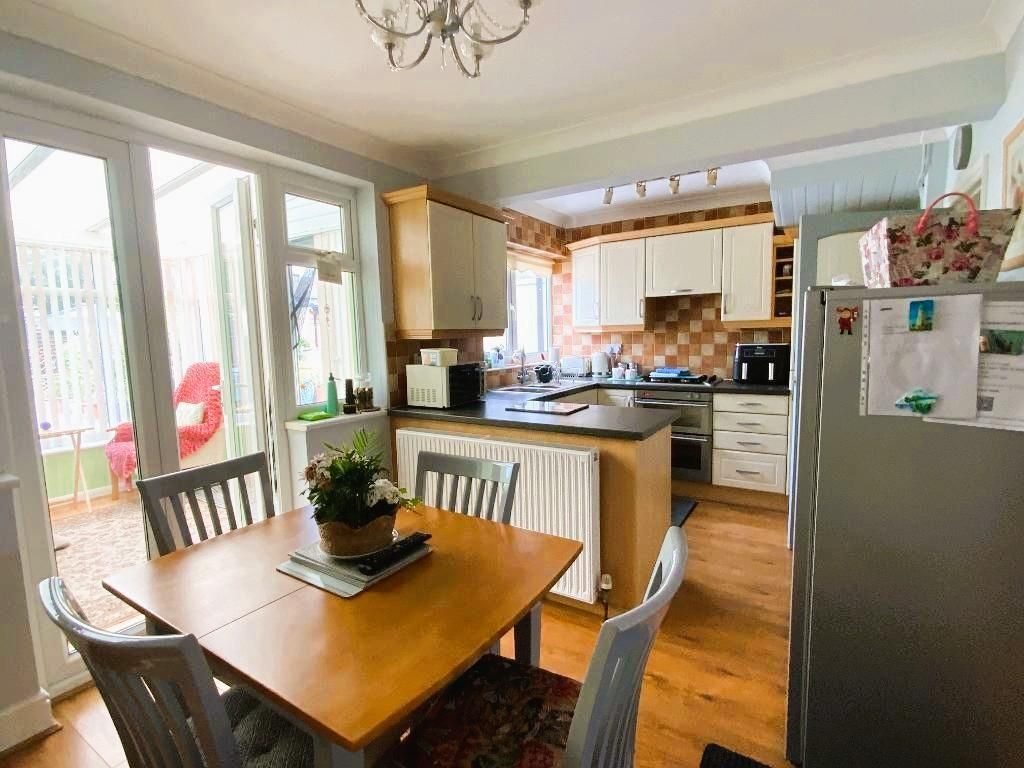 Property photo 2 of 17 Kitchen/Diner 16'10 x 9'