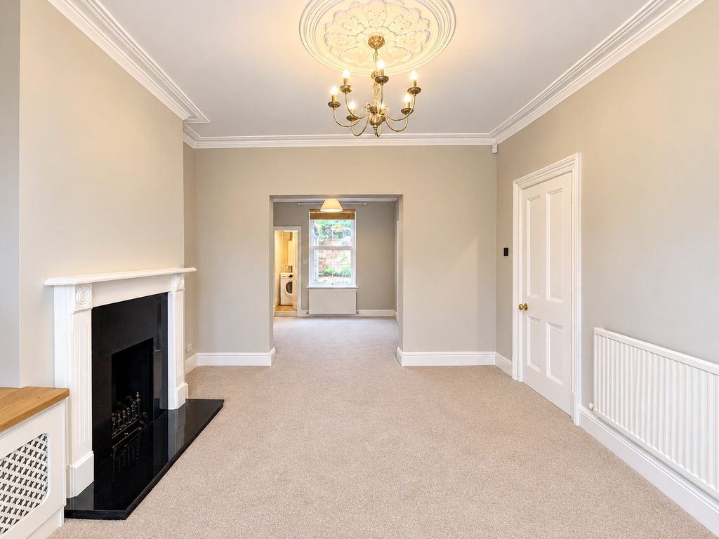 Property photo 3 of 10 Living Room