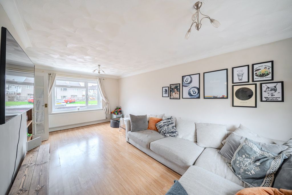 Property photo 2 of 21