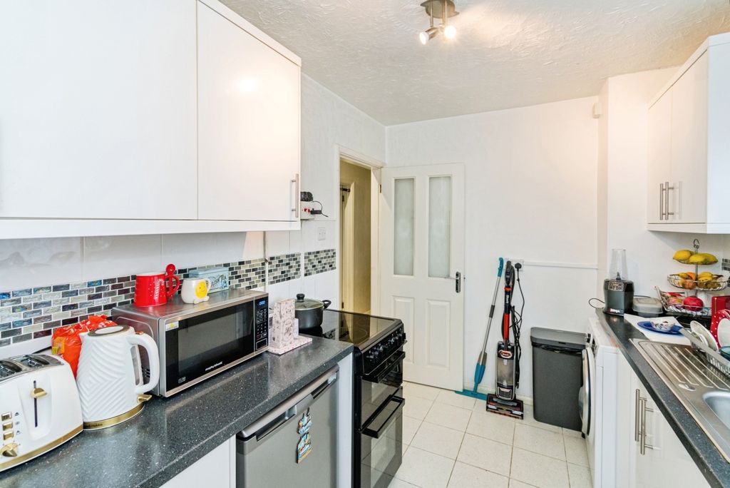 Property photo 3 of 10 Pbox-Img.Jpg