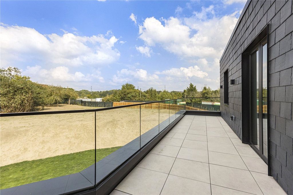 Additional image 47 of 6 bed detached house to rentRosebury Close, Goffs Oak, Waltham Cross, Hertfordshire EN7