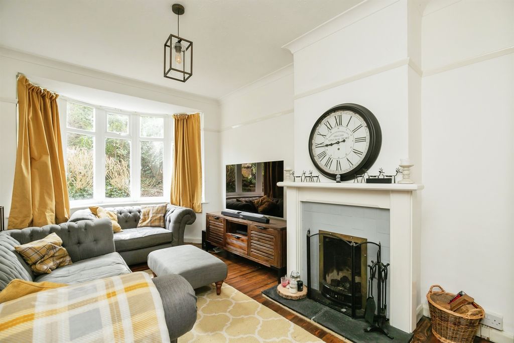 Property photo 2 of 17