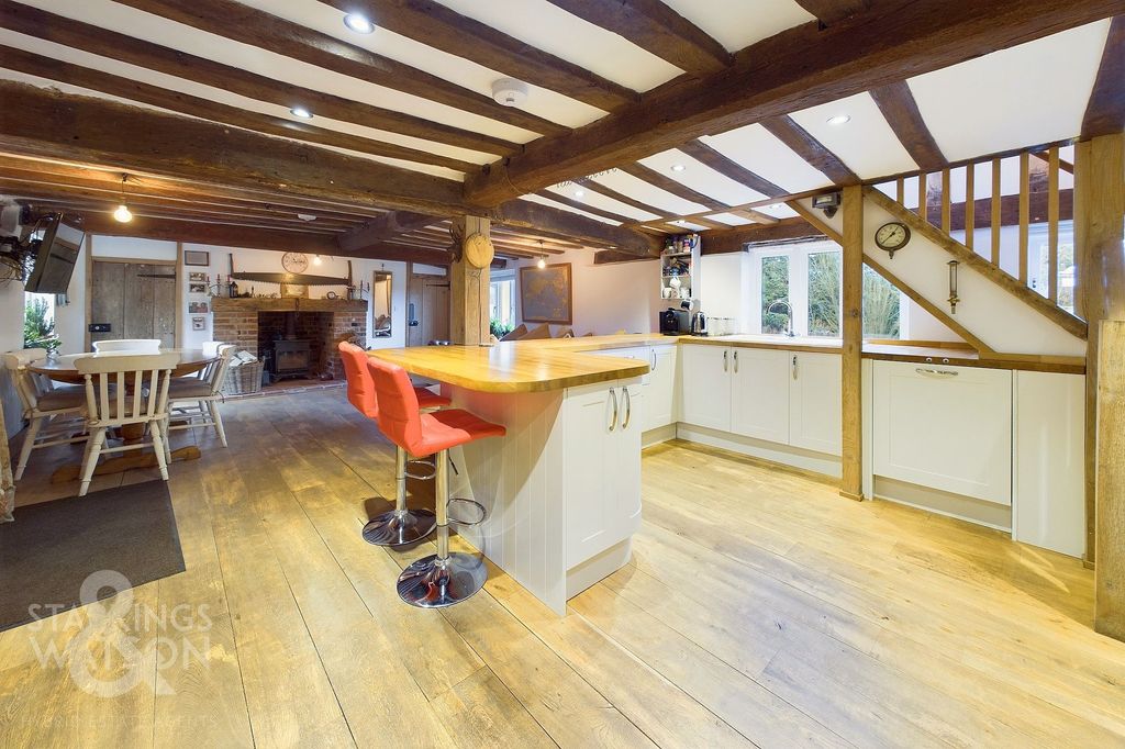 Property photo 3 of 54